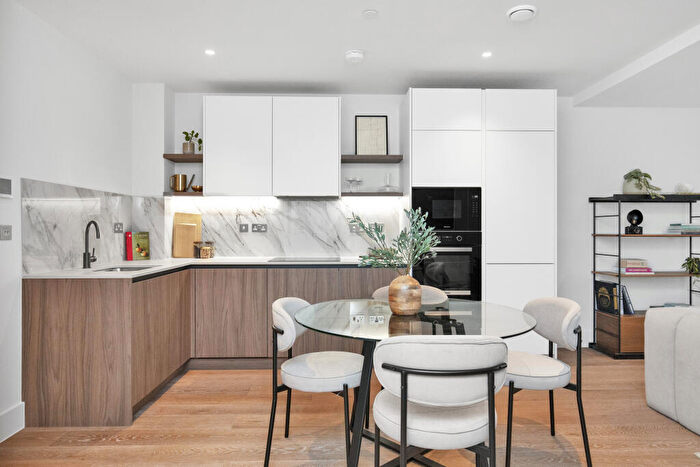 1 Bedroom Apartment For Sale In West Hampstead Central, London, NW6