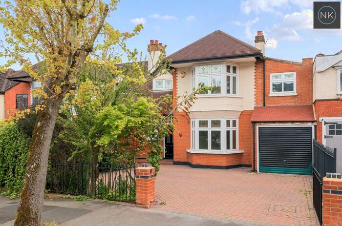 6 Bedroom Semi-Detached House To Rent In Bressey Grove, South Woodford, London, E18