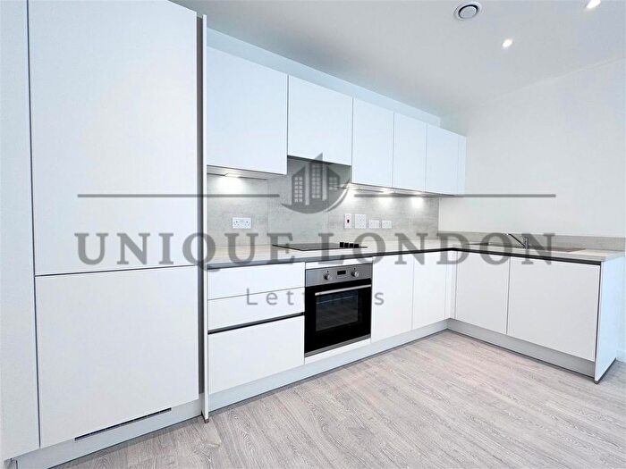 2 Bedroom Flat To Rent In Robusta Court, Farine Avenue, Hayes, UB3