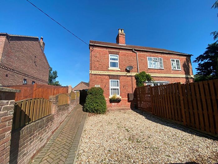 2 Bedroom Cottage To Rent In Grove, Retford, DN22