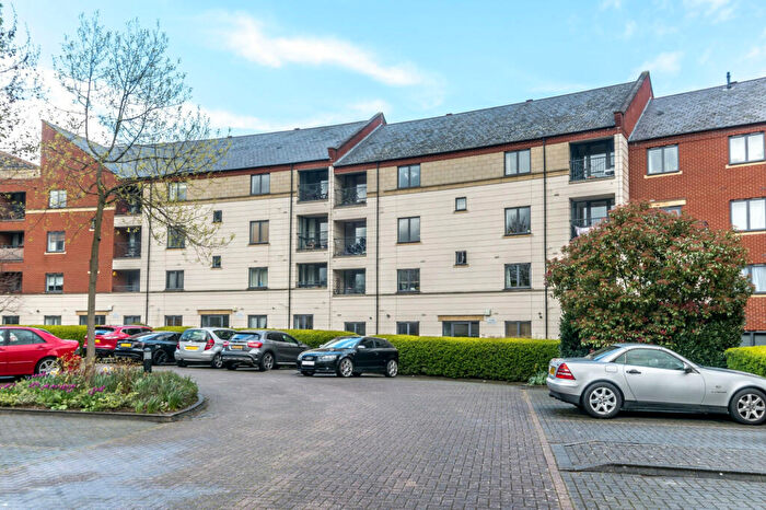 2 Bedroom Apartment To Rent In Sherard Court, Manor Gardens, London, N7