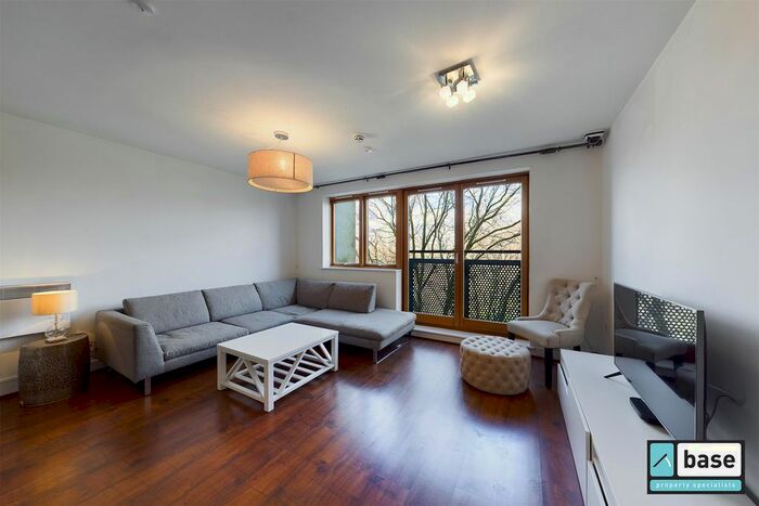 2 Bedroom Flat To Rent In Meath Crescent, London, E2