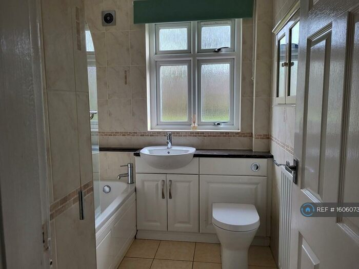 1 Bedroom Flat To Rent In Sedgley, Sedgley, DY3