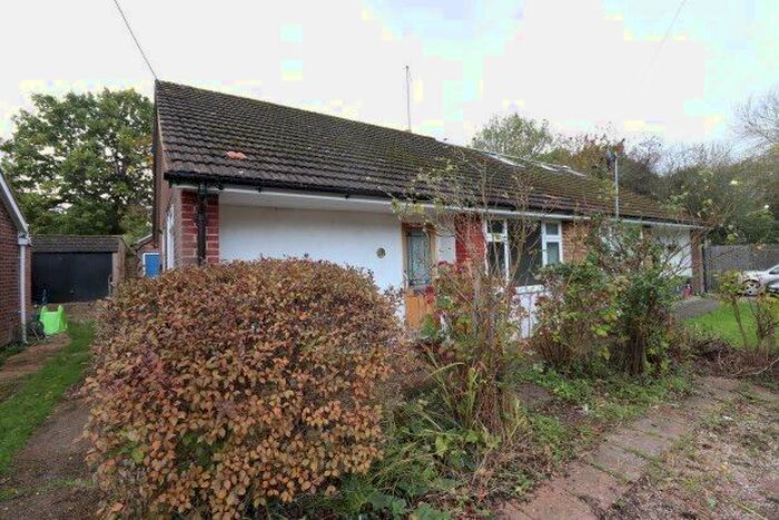 2 Bedroom Bungalow To Rent In Long Ridings Avenue, Brentwood, CM13