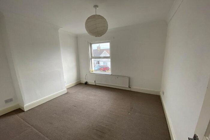 3 Bedroom Terraced House For Sale In Lawrence Hill Road, Dartford, Kent, DA1