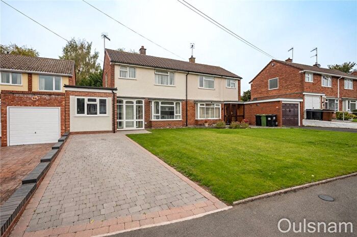 3 Bedroom Semi-Detached House For Sale In Fordhouse Road, Bromsgrove, Worcestershire, B60