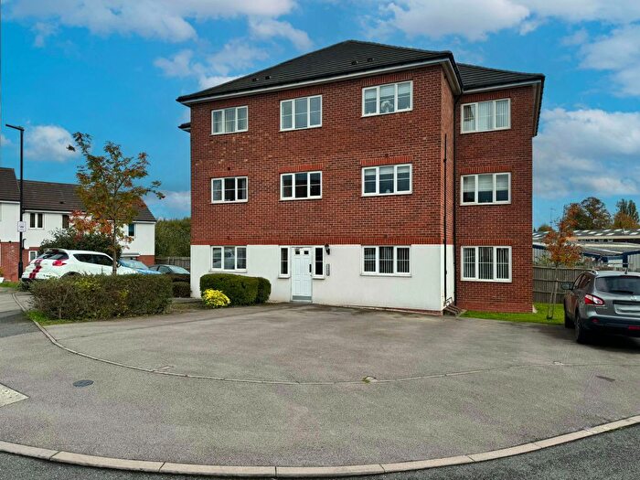2 Bedroom Flat To Rent In Lakelot Close, Willenhall, WV12