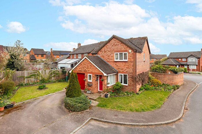 3 Bedroom Detached House For Sale In Sycamore Close, St. Ippolyts, SG4