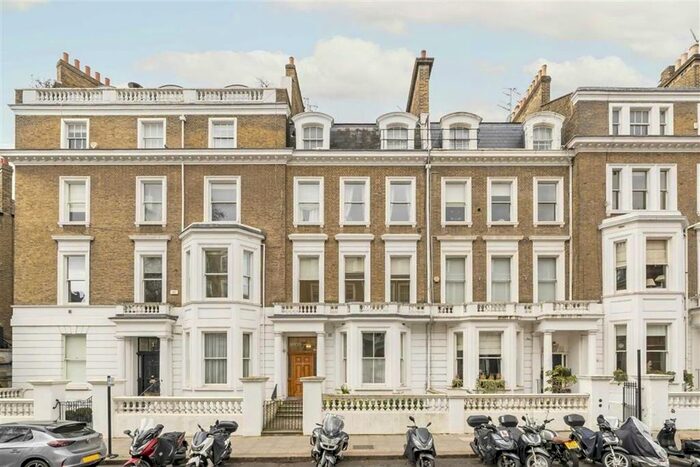 2 Bedroom Flat To Rent In Bina Gardens, London, SW5