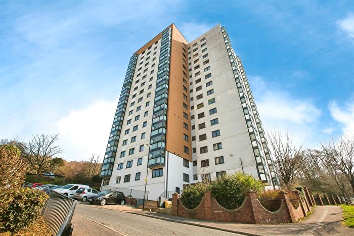 1 Bedroom Flat For Sale In Mixenden Road, Halifax, HX2