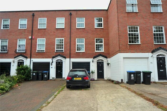 4 Bedroom Terraced House To Rent In Village Road, Enfield, EN1