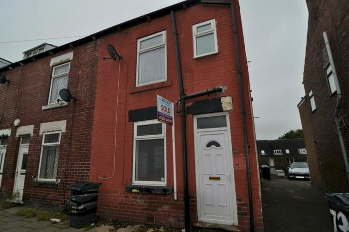 3 Bedroom House To Rent In Milgate Street, Royston, S71
