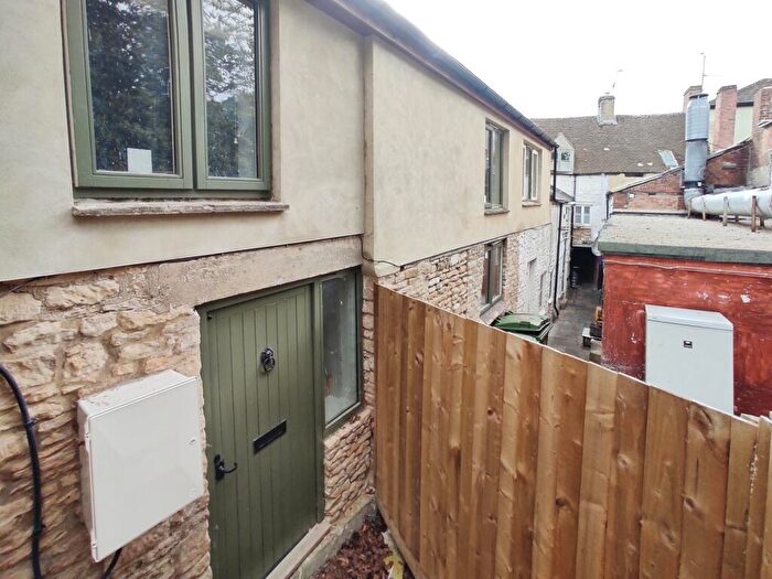 1 Bedroom Terraced House To Rent In Hitchmans Mews, Albion Street, OX7
