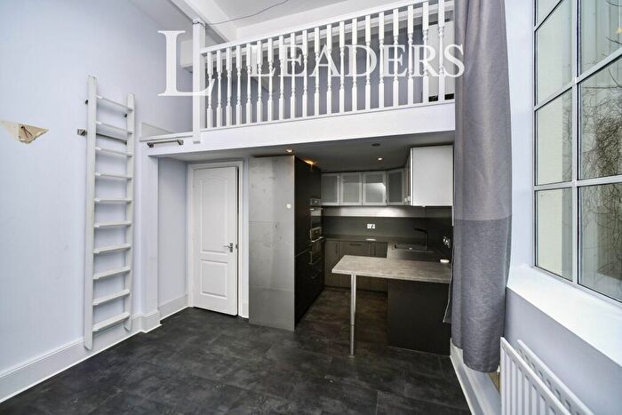 1 Bedroom Flat To Rent In The Deco Building, Coombe Road, BN2