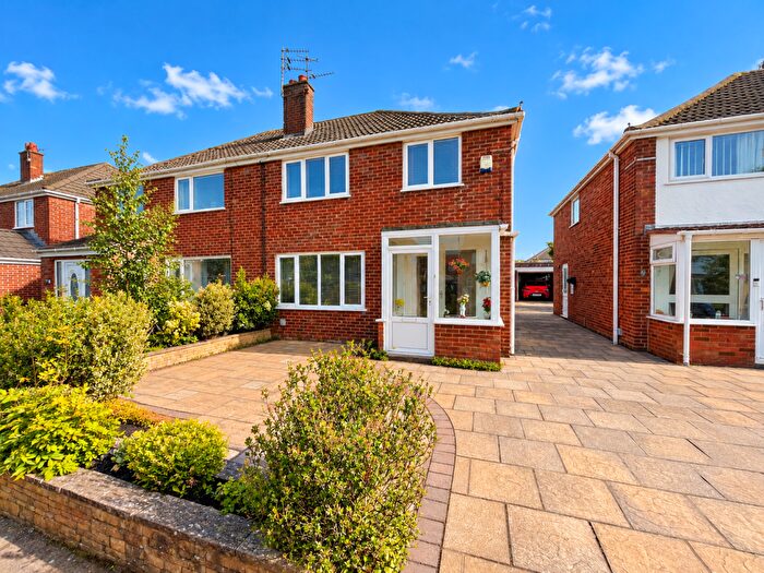 3 Bedroom Semi-Detached House For Sale In Taywood Close, Poulton-Le-Fylde, FY6