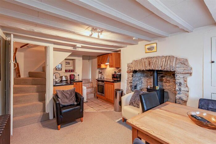 2 Bedroom Cottage To Rent In Manor Road, Woodstock, OX20