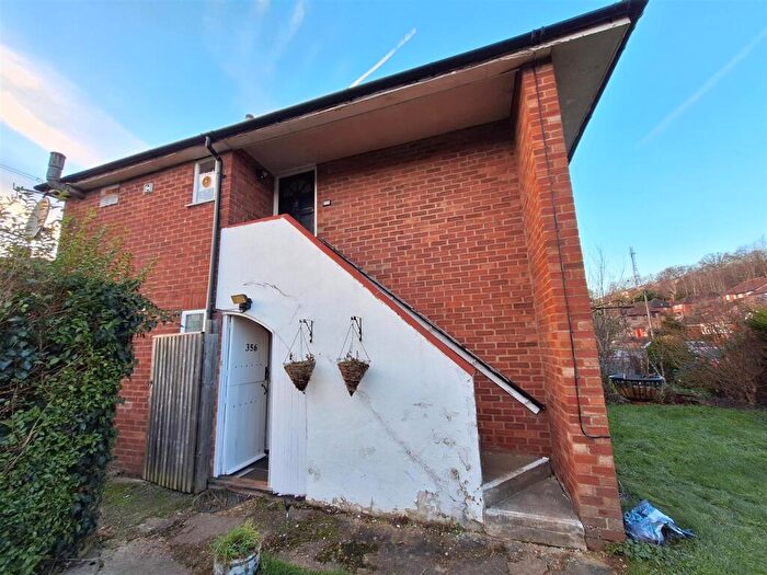 2 Bedroom Flat To Rent In Hemdean Road, RG4