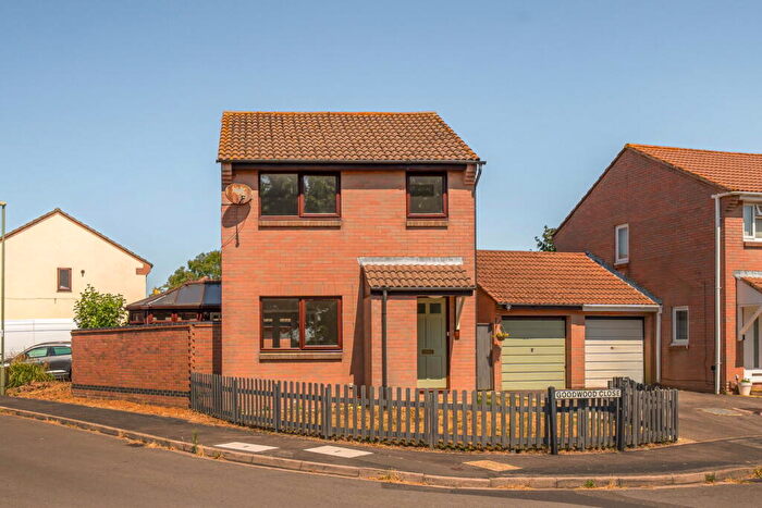 3 Bedroom Detached House For Sale In Goodwood Close, Fareham, PO14