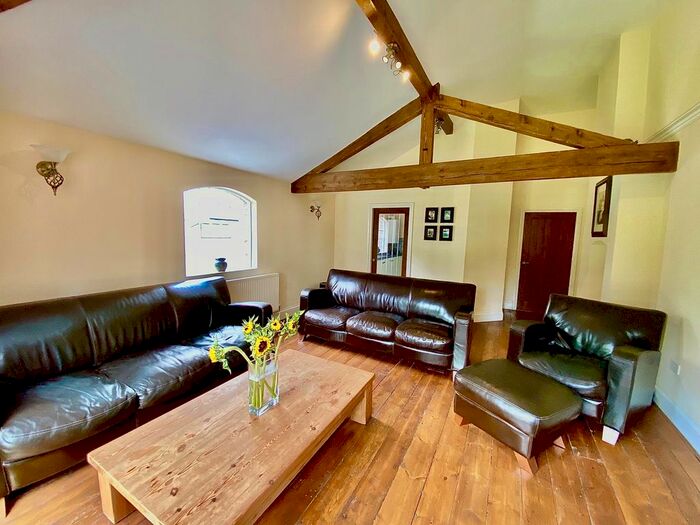 3 Bedroom Link Detached House To Rent In Ampton Road, Edgbaston, Birmingham, B15