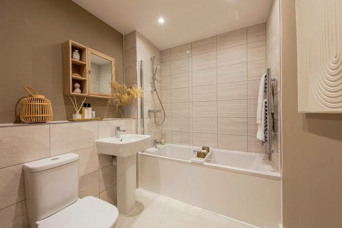 1 Bedroom Flat For Sale In High Road, Goodmayes, Ilford, IG3