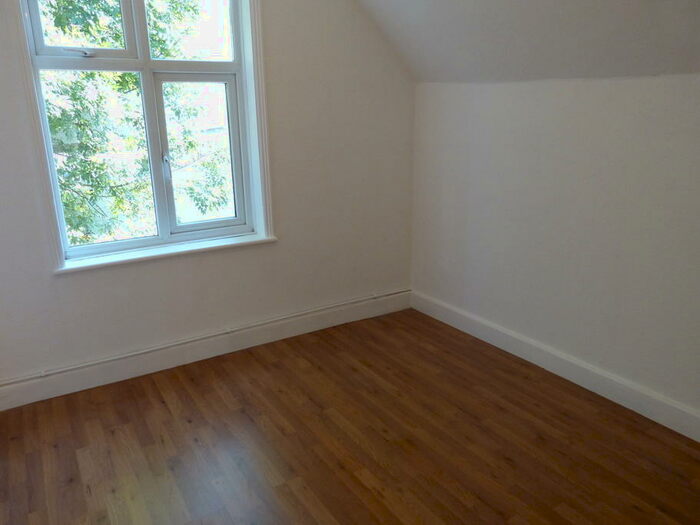 1 Bedroom Property To Rent In Brentmead Place, London, NW11