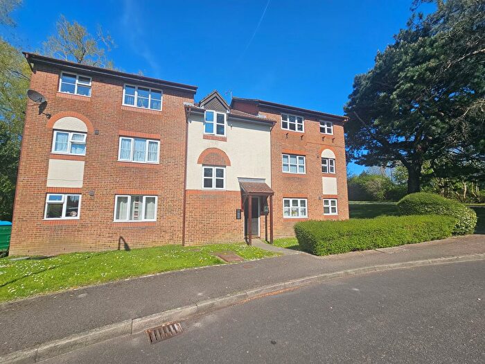 1 Bedroom Flat To Rent In Nutfield Court, Southampton, SO16