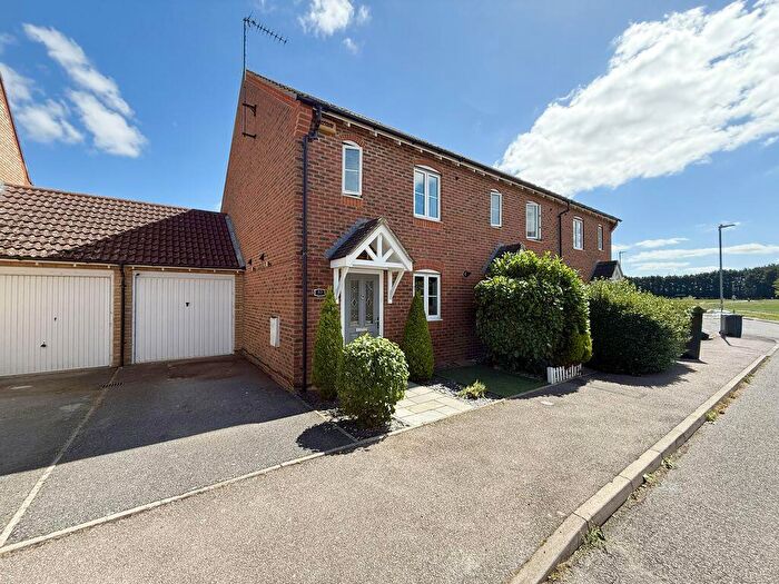 2 Bedroom End Of Terrace House For Sale In Gibson Drive, Leighton Buzzard, LU7