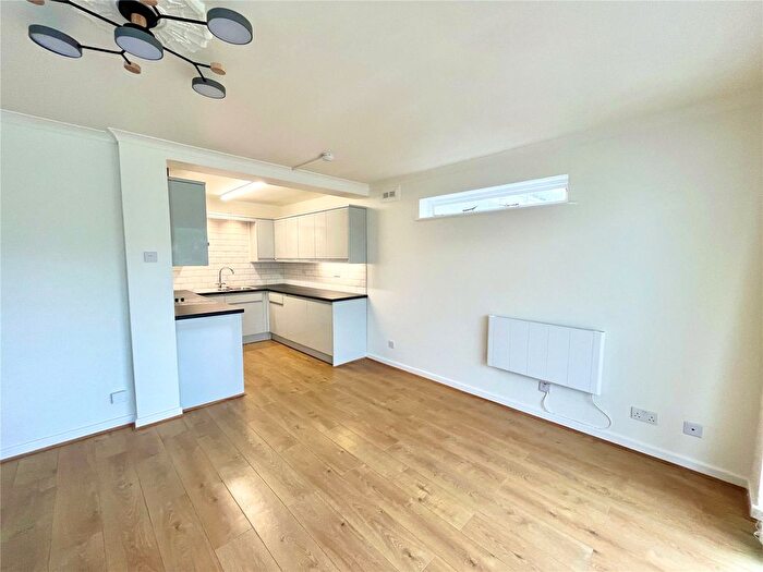 2 Bedroom Flat For Sale In Coedrath Park, Saundersfoot, Pembrokeshire, SA69