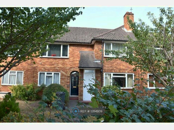 2 Bedroom Maisonette To Rent In Twickenham Road, Isleworth TW7