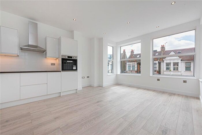 2 Bedroom Detached House To Rent In Acton Lane, London, NW10
