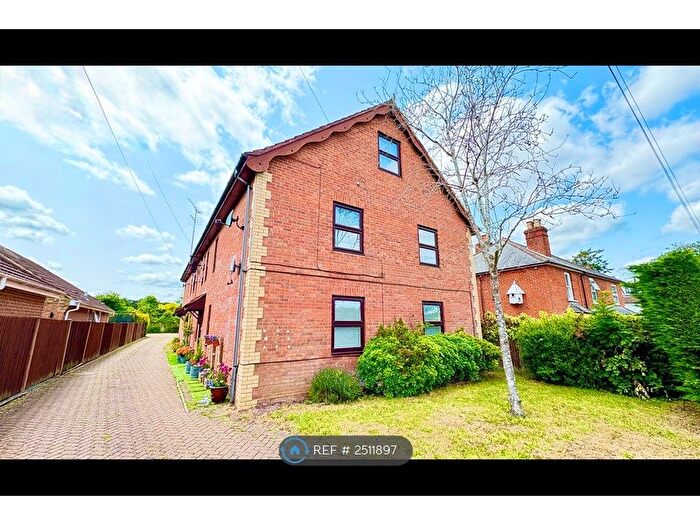 2 Bedroom Maisonette To Rent In Reading Road South, Church Crookham, Fleet, GU52