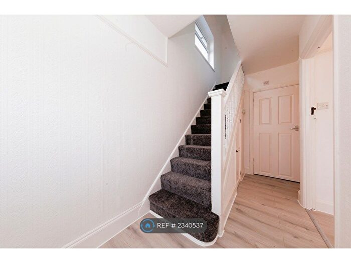 3 Bedroom End Of Terrace House To Rent In The Glade, Croydon, CR0