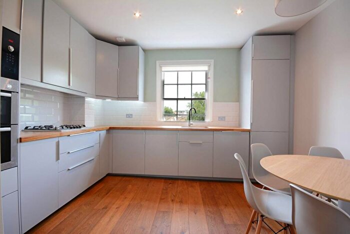 1 Bedroom Flat To Rent In Victory Place, Elephant And Castle, London, SE17