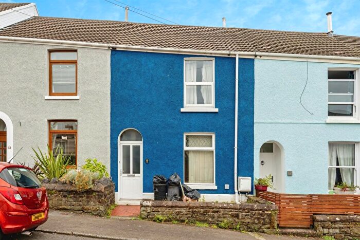 4 Bedroom Terraced House For Sale In Park Place, Brynmill, Swansea, SA2