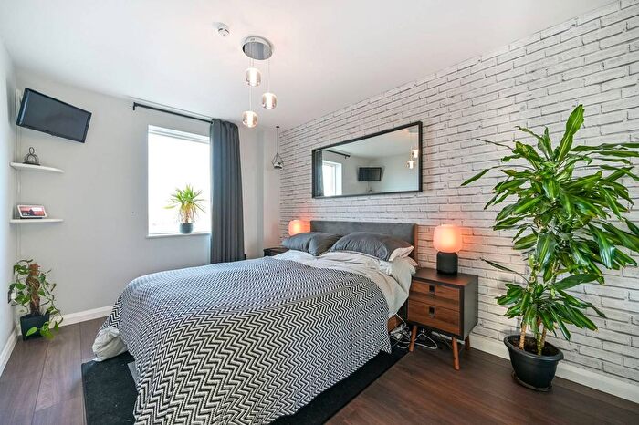 2 Bedroom Flat To Rent In London Road, Isleworth, TW7