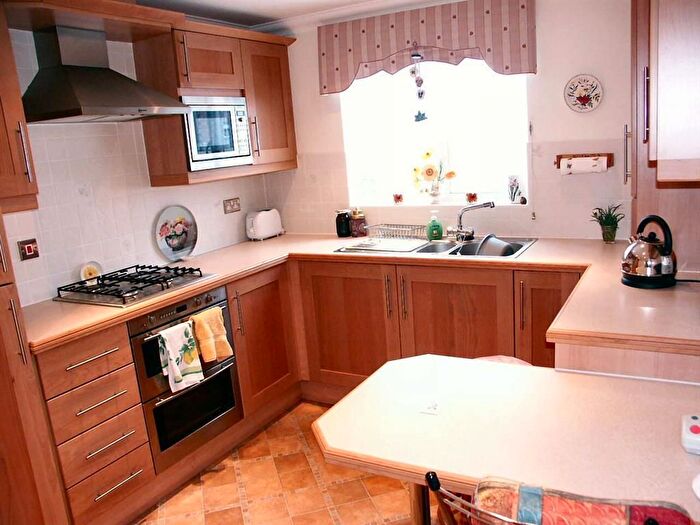 2 Bedroom Flat To Rent In Duplock House, Fernhill Lane, New Milton, BH25