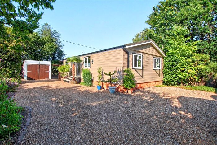 2 Bedroom Park Home For Sale In The Larches, Warfield Park, Bracknell, Berkshire, RG42