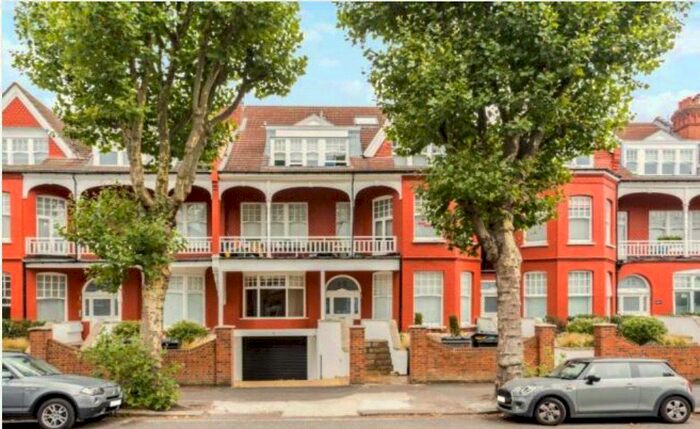 2 Bedroom Flat To Rent In Raglan House, Queens Avenue, Haringey, N10