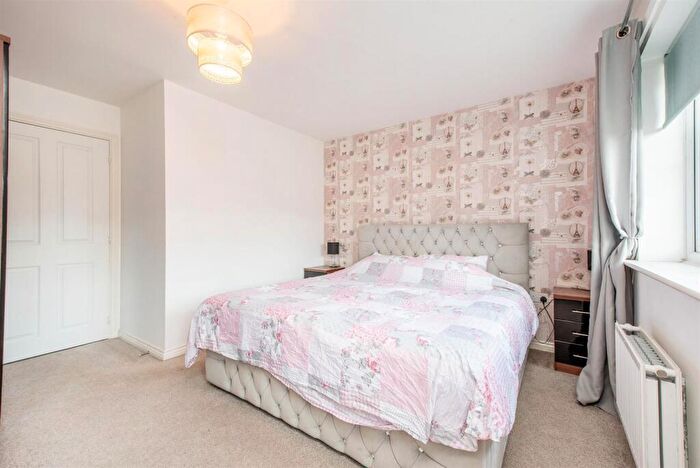 3 Bedroom End Of Terrace House For Sale In Whinfell Close, Leyland, PR25 - Photo 11