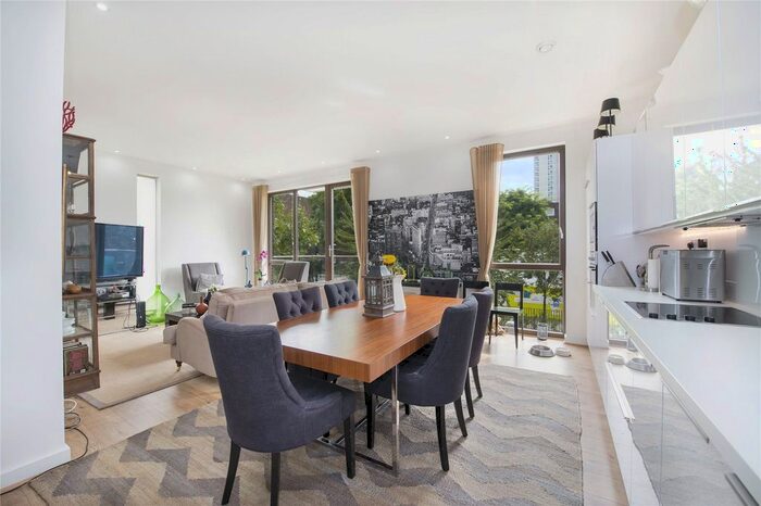 2 Bedroom Flat To Rent In Cabanel Place, Kennington, London, SE11