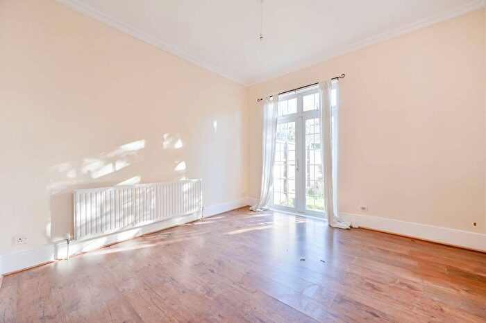 3 Bedroom Property To Rent In Holly Park Road, Hanwell, London, W7