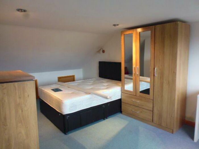 4 Bedroom Terraced House To Rent In Southampton Road, Northampton, NN4