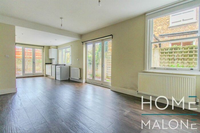 3 Bedroom Flat To Rent In Brooke Road, London, E5