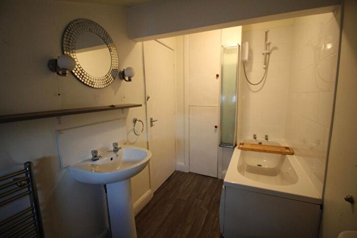 1 Bedroom Flat To Rent In Walmersley Road, Bury, BL9