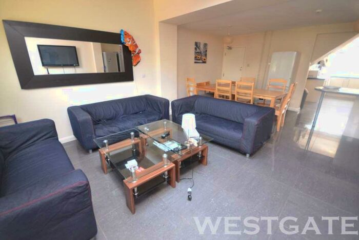 9 Bedroom Terraced House To Rent In Bulmershe Road, Reading, RG1