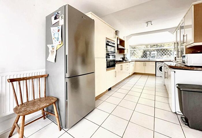 3 Bedroom Detached House For Sale In Ashurst Avenue, Saltdean, BN2