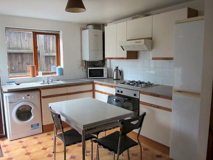 3 Bedroom Flat To Rent In Flat, St Michaels Avenue, Treforest, CF37