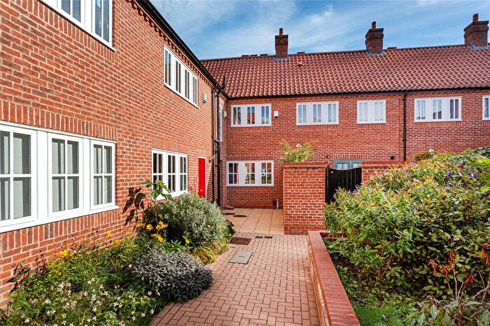 2 Bedroom Flat For Sale In St. Andrew Place, York, North Yorkshire, YO1
