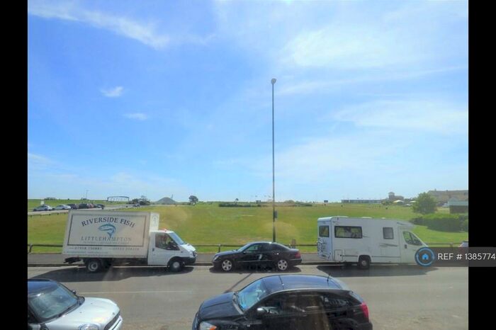 1 Bedroom Flat To Rent In South Terrace, Littlehampton, BN17