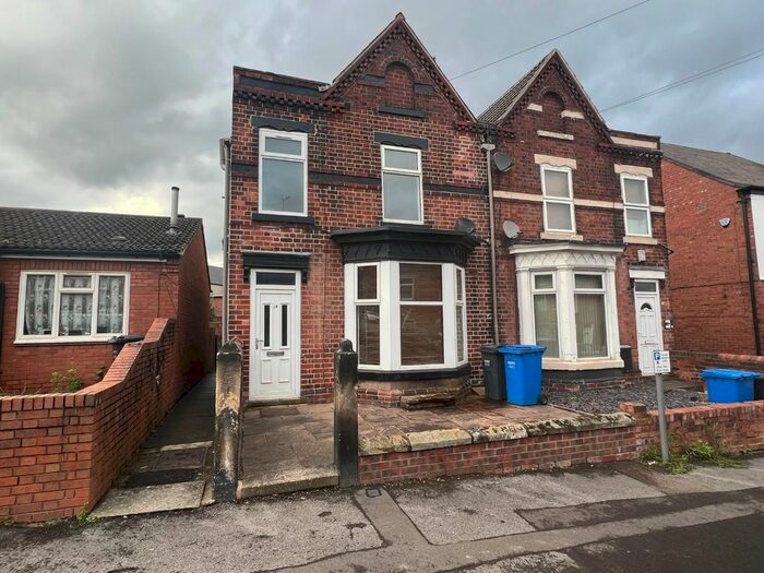 3 Bedroom Semi-Detached House To Rent In Wharf Lane, Stonegravels, Chesterfield, S41